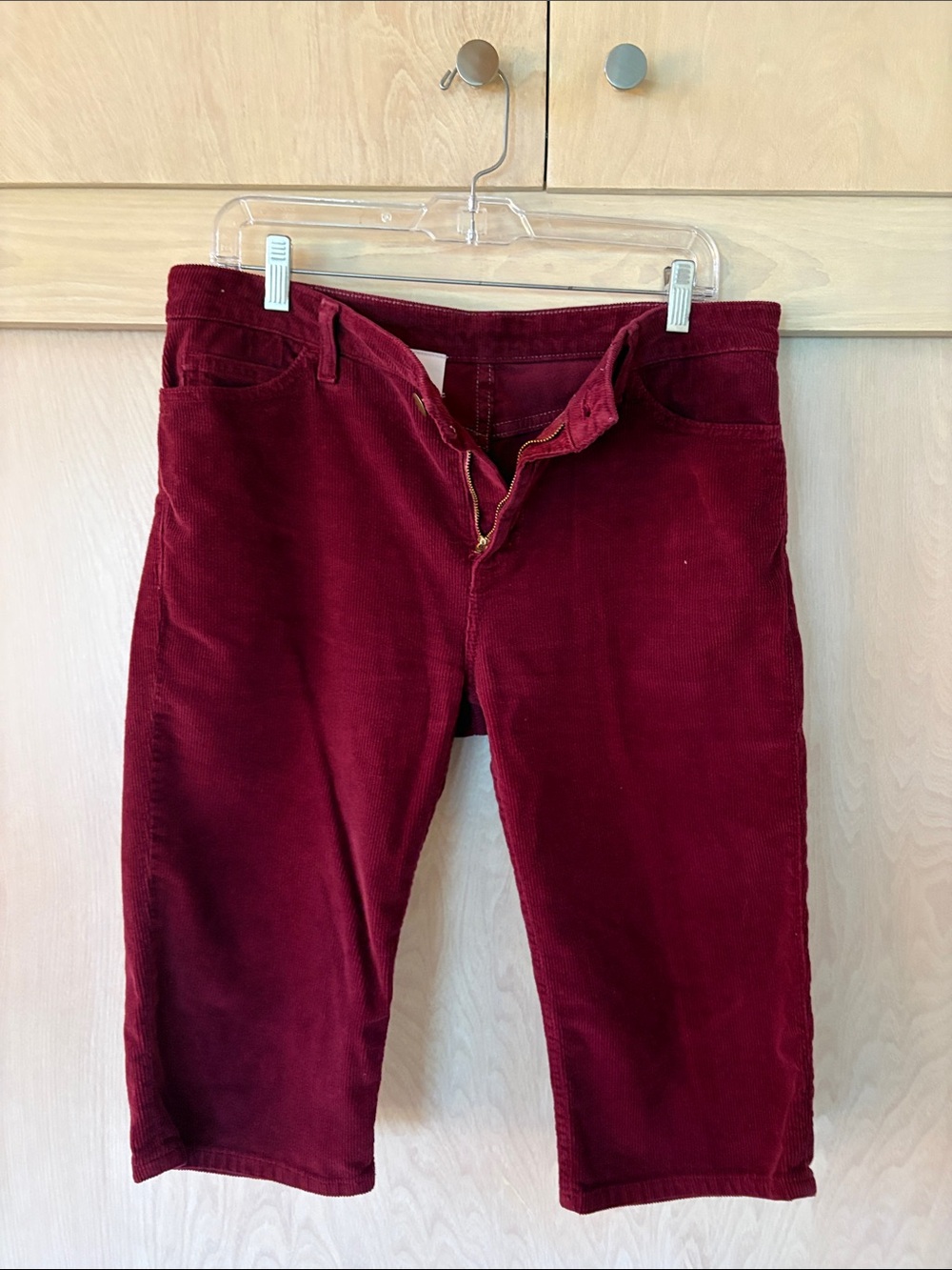 American Apparel Burgundy Corduroy Shorts. Size 32. In fair condition. Vintage - Picture 6 of 10
